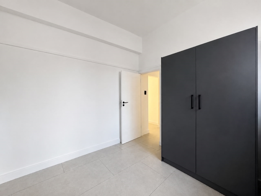 2 Bedroom Property for Sale in Sea Point Western Cape